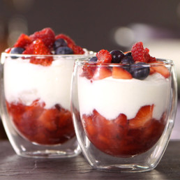 Recette Mousse de fromage blanc aux fraises Carinne Teyssandier