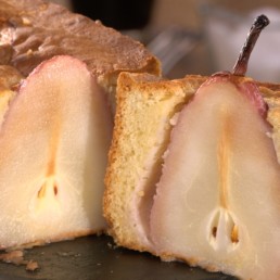 Recette cake aux poires zoom - Carinne Teyssandier