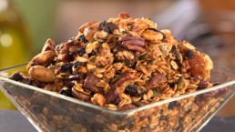 Recette du granola au chanvre - Carinne Teyssandier