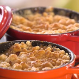 Recette de Crumble aux poires et comté - Carinne Teyssandier